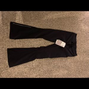 Obermeyer ski pants. NWT Size 8 but fit like a 4.